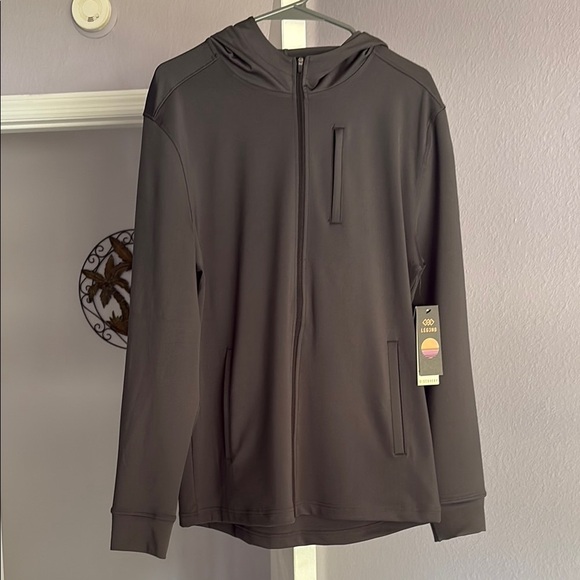 Legend Discovery men’s M - Picture 2 of 7